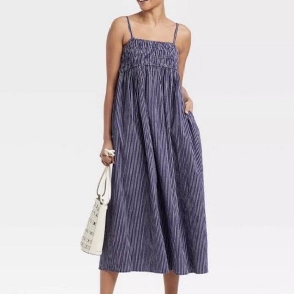 A New Day Smocked Striped MIDI Dress Spaghetti Strap Pockets Blue & White
XS - Picture 4 of 13